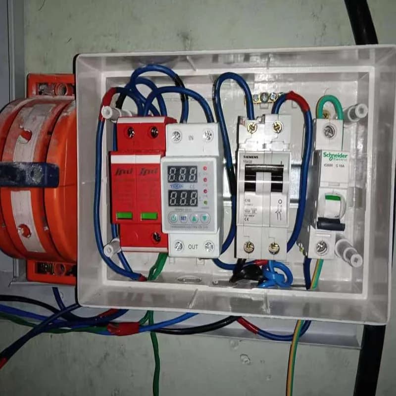 Quali sono le differenze tra SPD a porta singola e SPD a due porte?